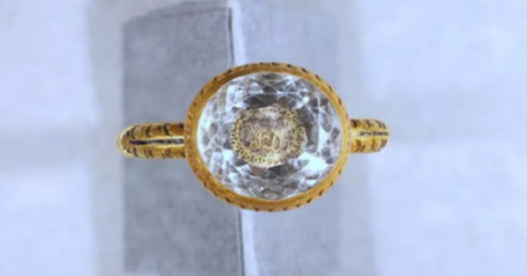 370 Jahre alter Goldring in Großbritannien entdeckt